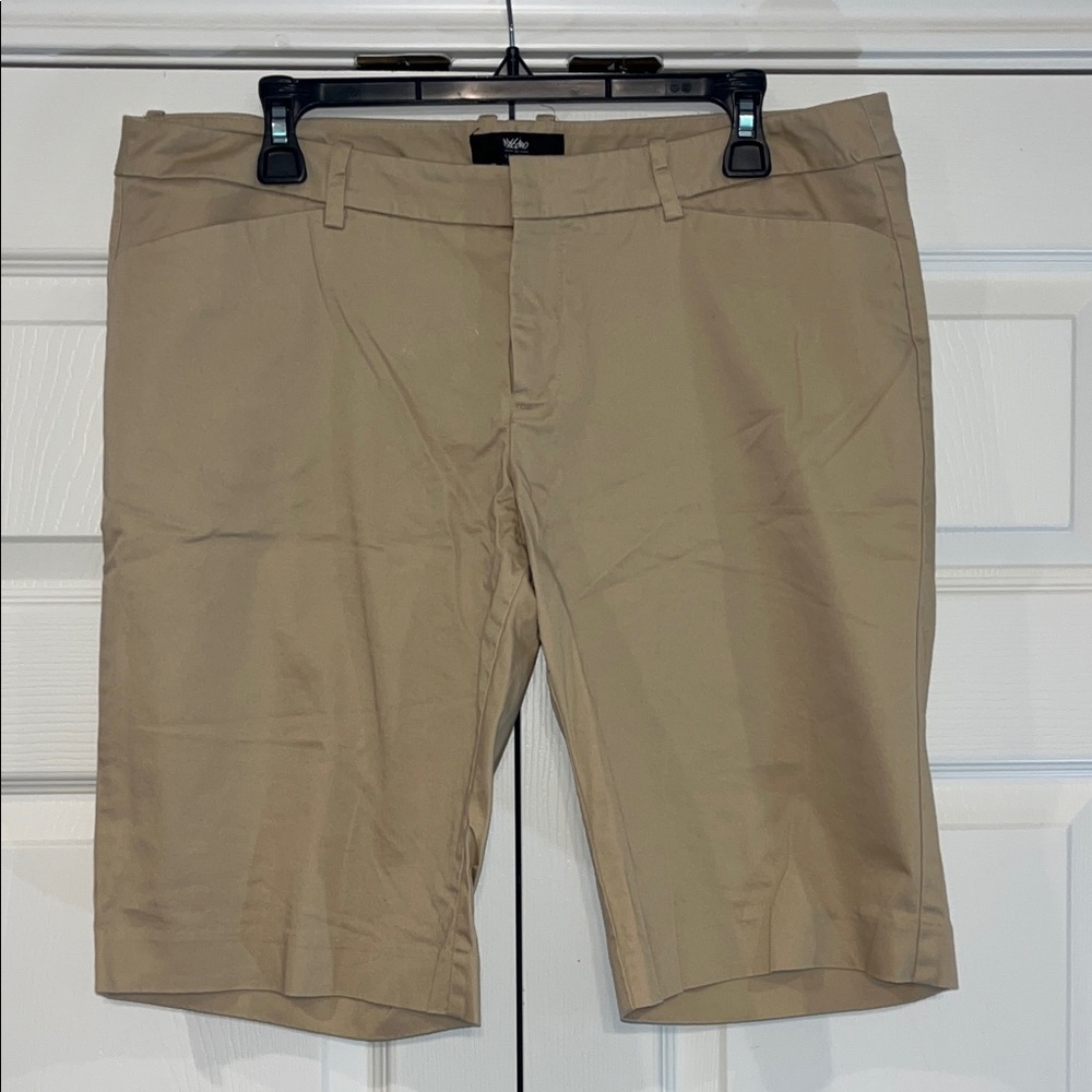 Stylish Women's Tan Bermuda Shorts